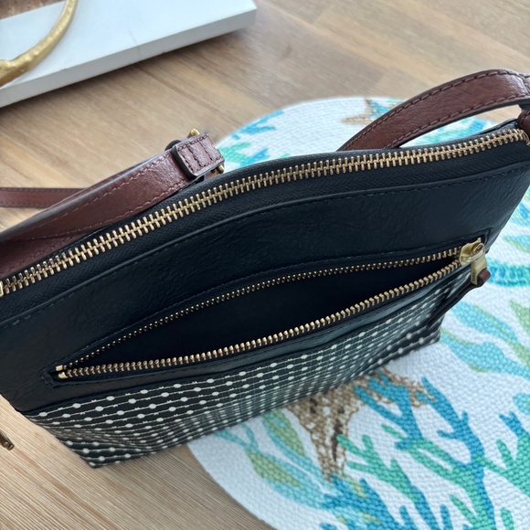NWT Fossil Fiona Black Stripe Crossbody Bag - Picture 9 of 12